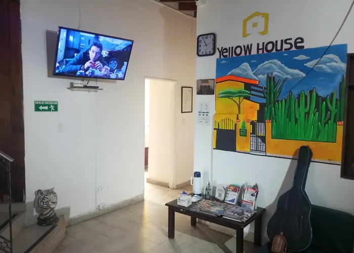 Yellow House Hostel Medellín